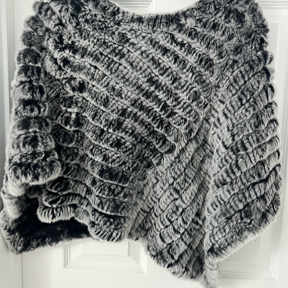 Rabbit Fur Poncho - Picture 3 of 3
